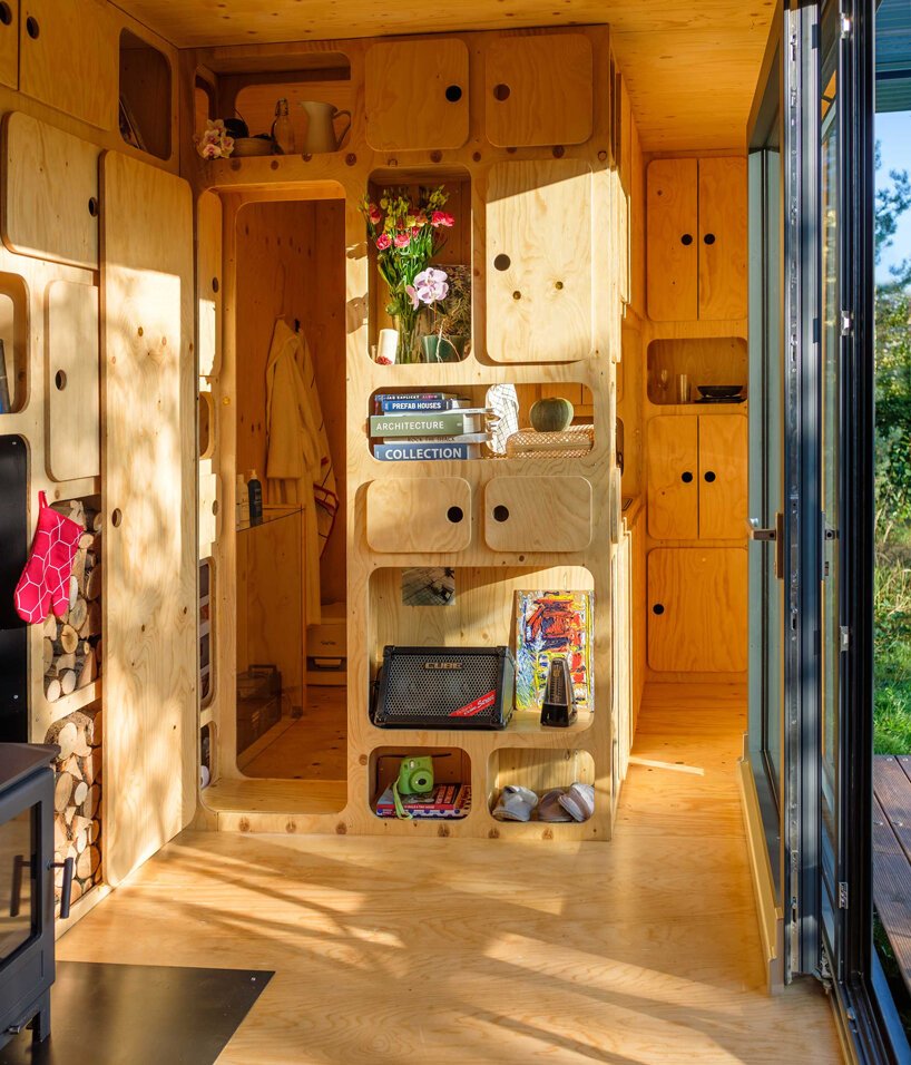 gaia-off-grid-container-small-house-db-11