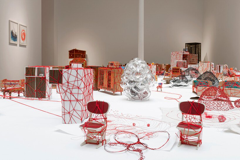 chiharu-shiota-interview-galerie-templon-living-insidechiharu-shiota-interview-galerie-templon-living-inside-designboom-04