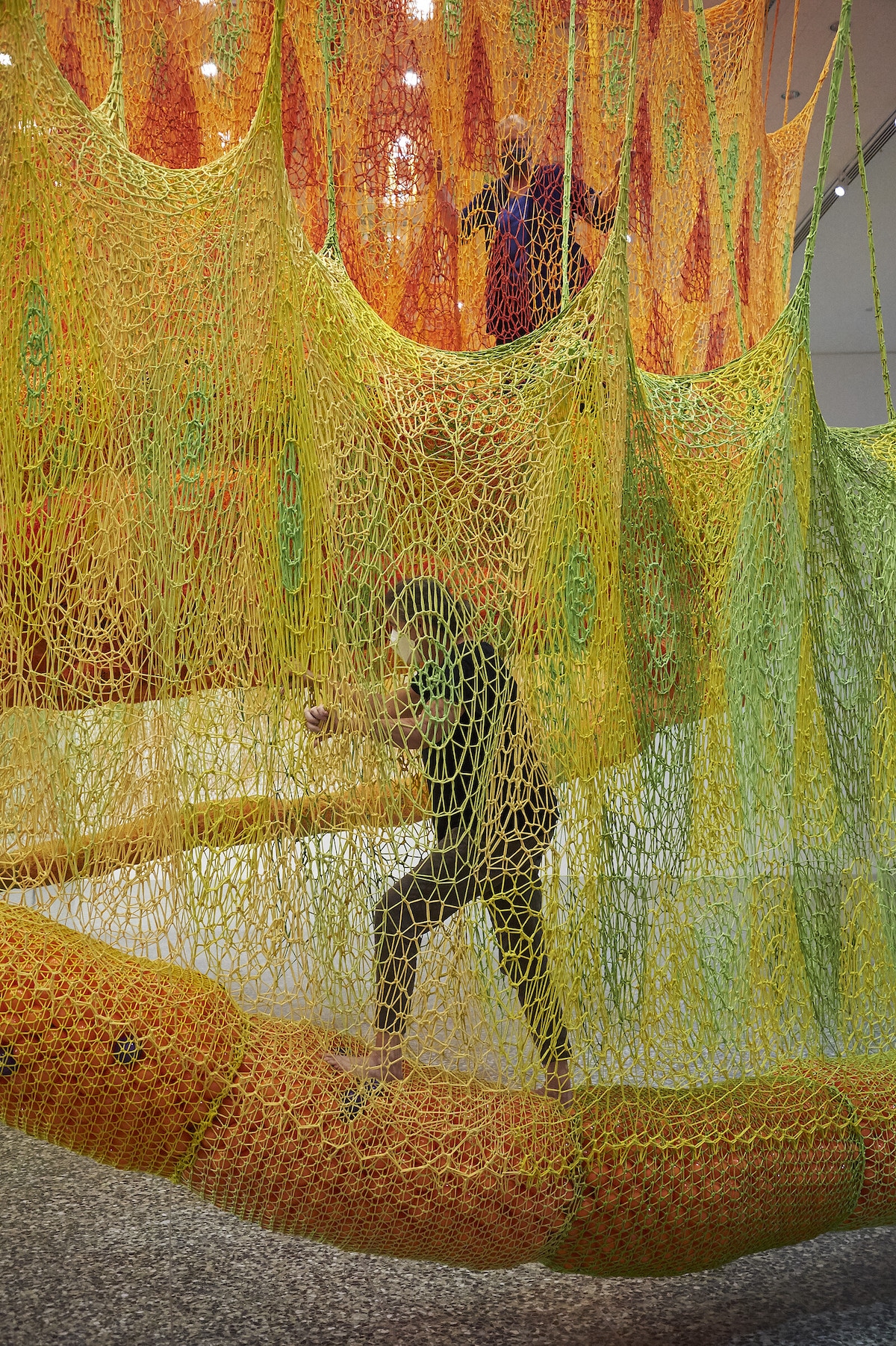 ernesto-neto-crochet-installation-2