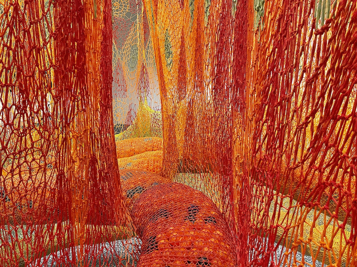 ernesto-neto-crochet-installation-5