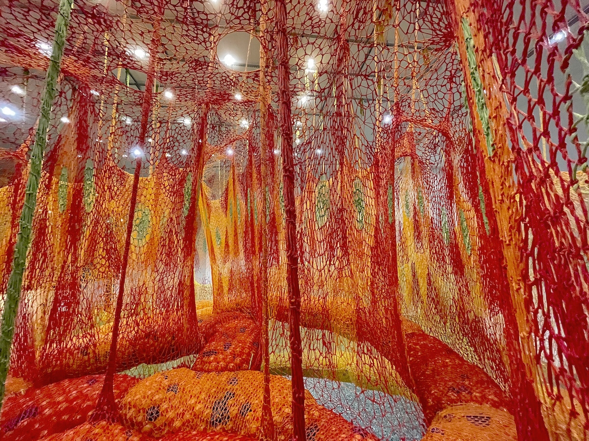 ernesto-neto-crochet-installation-6