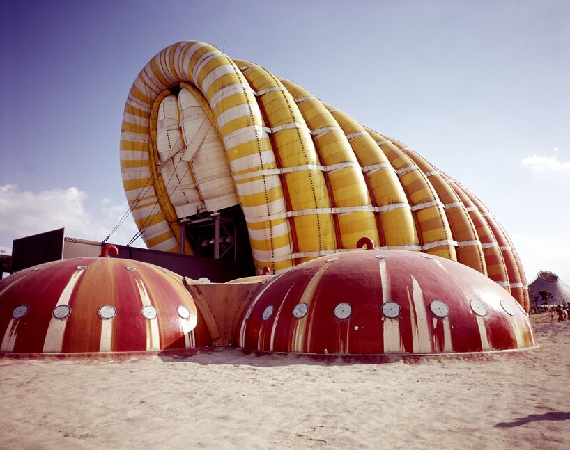 aerodream-exhibition-history-of-inflatable-architecture-designboom-18