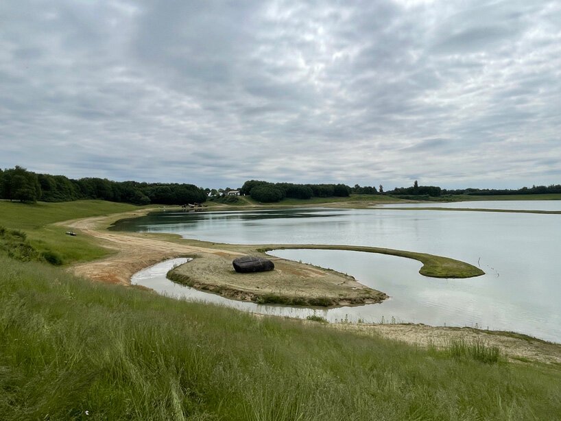 robert-smithson-broken-circle-spiral-hill-former-sand-mine-netherlands-earthwork-designboom-4