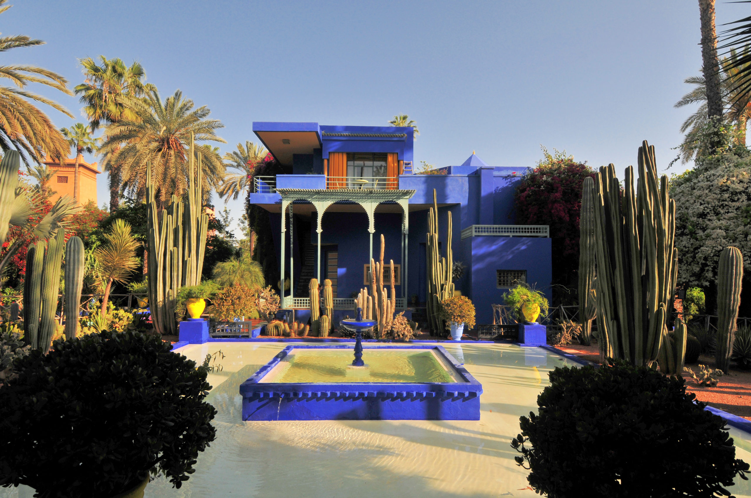 Melhores da semana. Villa que pertenceu a Yves Saint Laurent está à venda no Marrocos