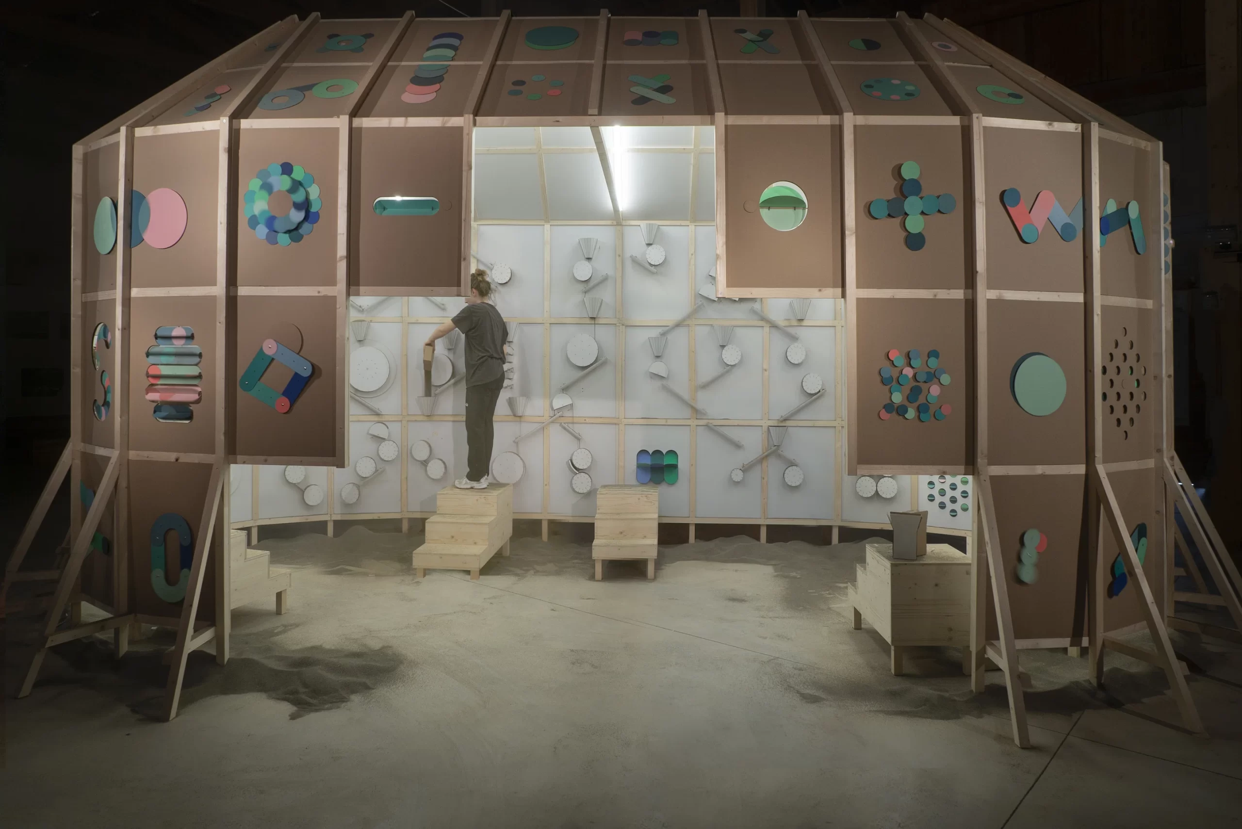 Destaques da semana. A instalação movida a areia de Pinaffo & Pluvinage