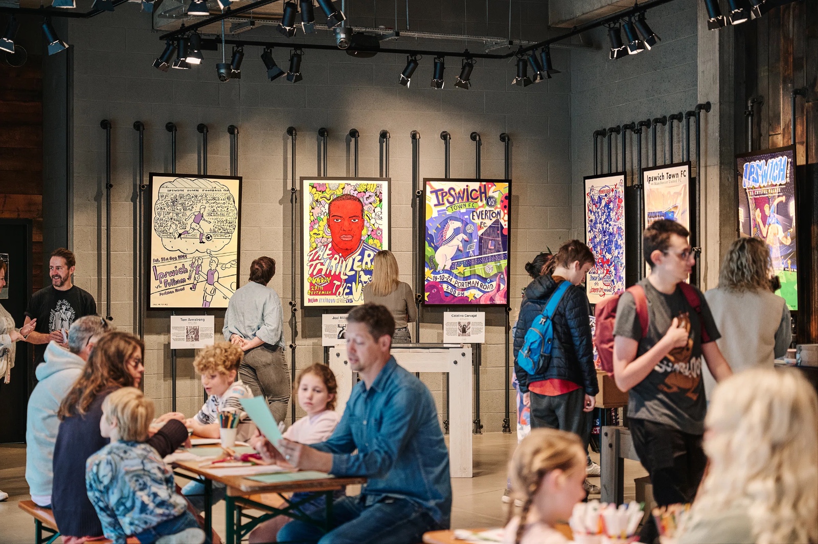 Destaques da semana. OS 19 CARTAZES PARA UM TIME DE FUTEBOL NO REINO UNIDO