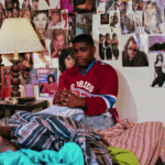 Destaques da semana. ADRIENNE SALINGER E OS QUARTOS DOS ADOLESCENTES NOS EUA