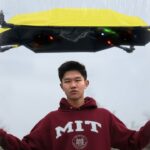 O guarda-chuva voador de John Tse