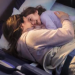 Destaques da semana. OS ASSENTOS DA ECONÔMICA QUE VIRAM CAMA NA UNITED AIRLINES