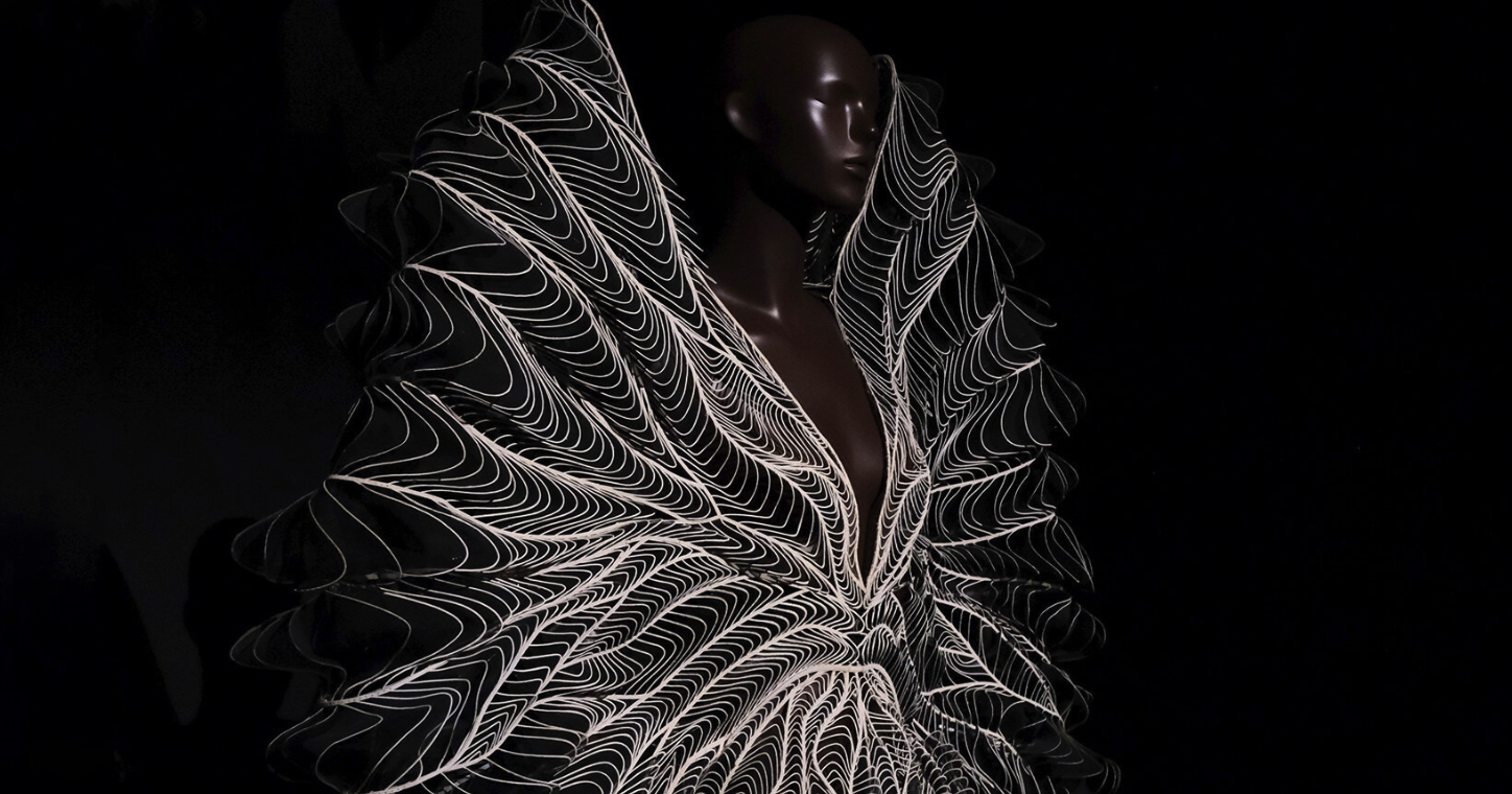 Iris Van Herpen Esculpindo os Sentidos em Nova York
