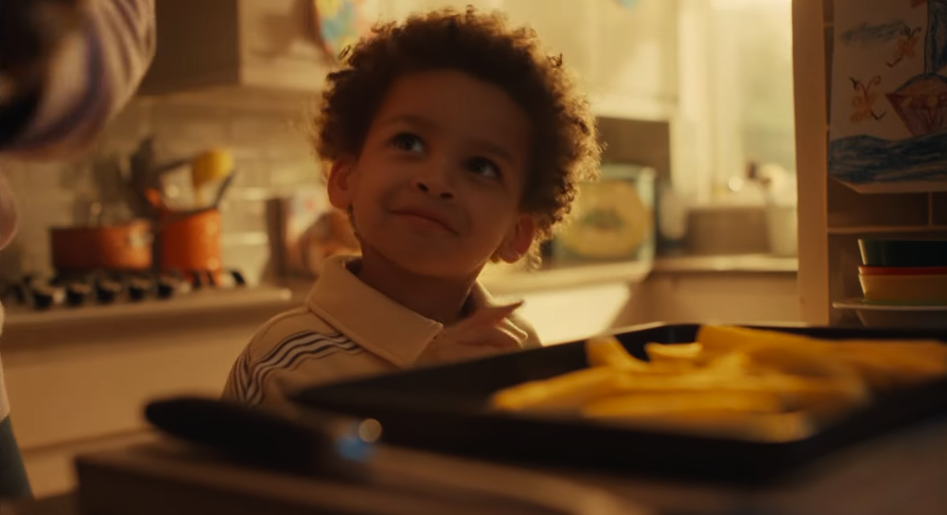 Uma batata e a relação entre pais e filhos no Reino Unido