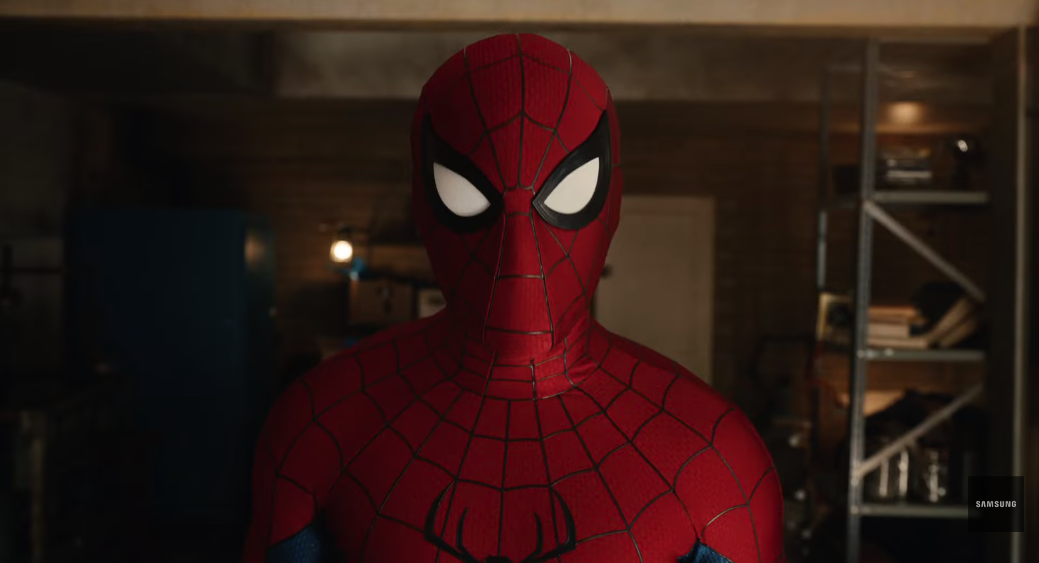 Homem-Aranha e o celular dobrável