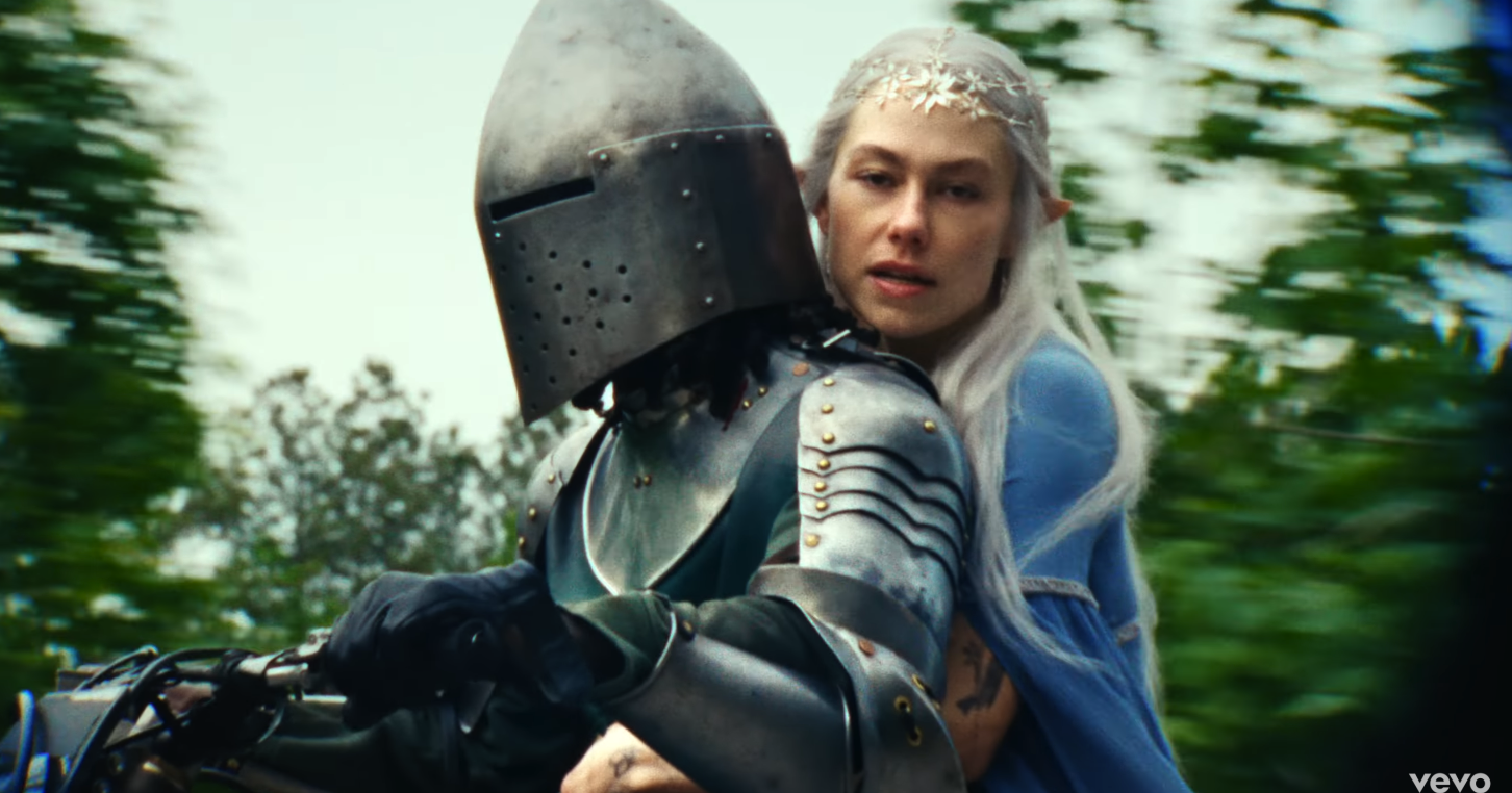 Phoebe Bridgers e a estética mediaval nos arredores de Atlanta
