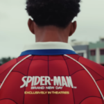 O goleiro Vozinha promovendo o Homem-Aranha