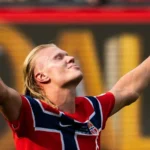 Haaland jogando como um viking em Nova York
