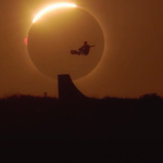 Destaques da semana. AS FOTOS DO PRIMEIRO ECLIPSE SOLAR TOTAL EM DÉCADAS NA EUROPA